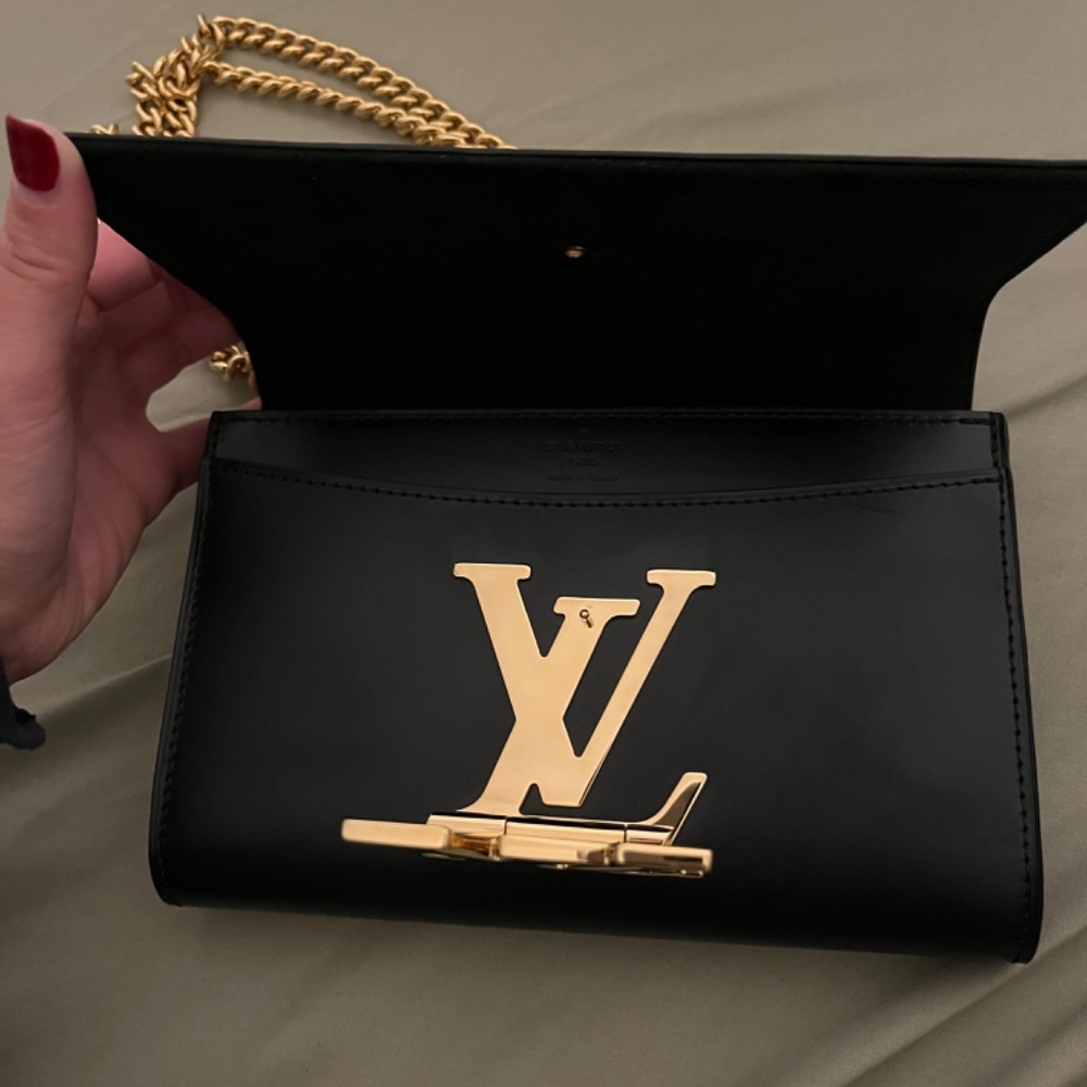 Louis Vuitton Chain Louise MM in black - Picture 13 of 13